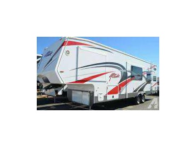 2012 32�  Eclipse Attitude Toy Hauler w/