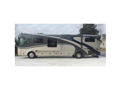 2005 Country Coach Inspire 40 w/3 Slide
