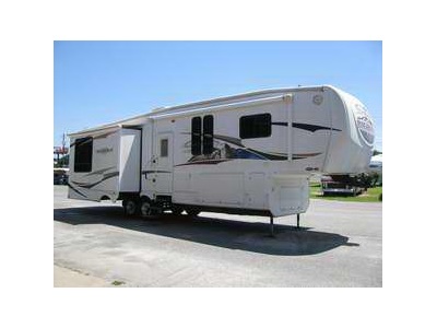 2008 HEARTLAND BIG HORN 3370RL