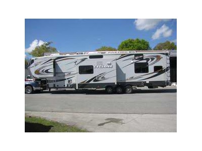 2012 HEARTLAND CYCLONE 3800 5TH WHEEL TO