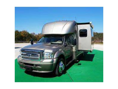 2006 28� Dynamax Isata w/slide