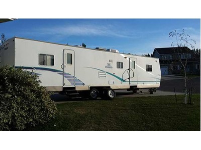 2003 39� Fleetwood Prowler LS w/2 slides