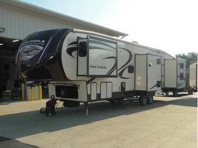 2015 40.2� Forest River Sierra w/4 slide