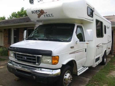2004 Born Free 24RB Motor home AT $2900
