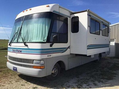 1998 National RV Seaview w/slide