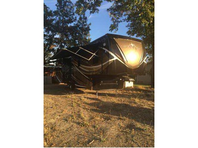 2016 38� Evergreen Lifestyle w/3 slides