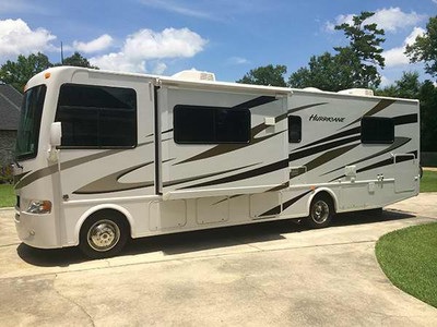 2011 32� Four Winds Thor Hurricane w/2 s