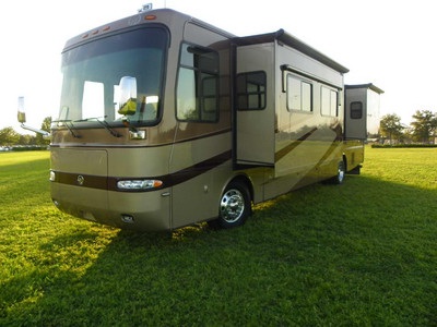 2006 40� Monaco Diplomat w/4 slides
