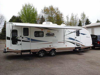 Financing! 2013 Coachmen Freedom Express