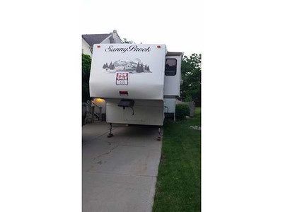Financing! 2007 Sunnybrook Titan w/3 sli