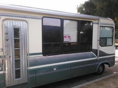 Financing! 2005 Forest River Wildcat w/2