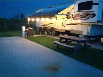 Financing! 2012 Keystone Laredo w/3 slid