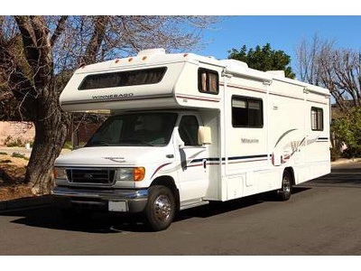 2004 Ford 2 Winnebago Minnie