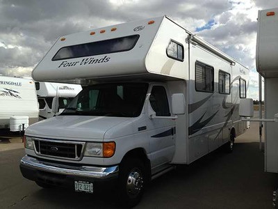 Financing! 2008 Thor Four Winds 31P w/sl