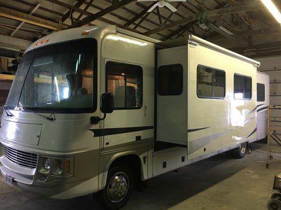 2003 36ft. Georgie Boy Pursuit w/2 slide