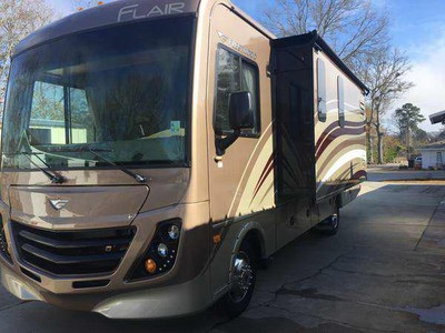 Financing! 2016 29ft. Fleetwood Flair w/