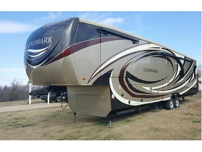 Financing! 2012 41ft. Heartland Landmark