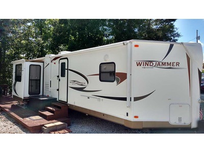 2011 Rockwood Windjammer - sleeps 6-8