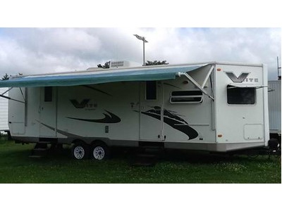 Financing! 2009 28ft. Forest River V Lit