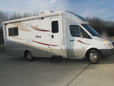 Financing! 2013 24ft. Winnebago View w/s