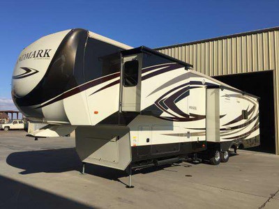 Financing! 2013 41ft. Heartland Landmark