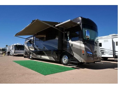 2008 Winnebago Tour 40KD -King Bed