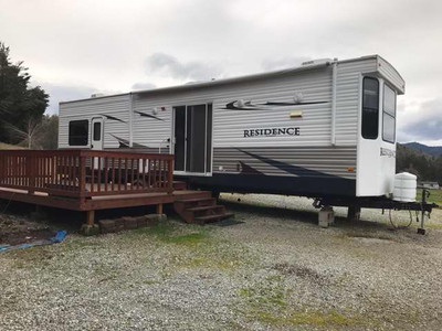 Financing! 2011 40ft. Keystone Residence