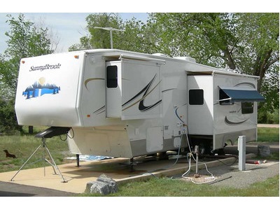 2005 30ft. Sunnybrook Titian w/2 slides