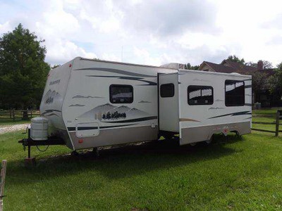 Financing! 2008 33ft. Fleetwood Wilderne