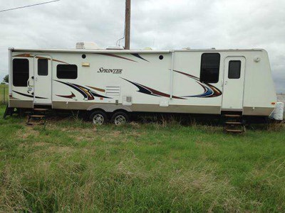 Financing! 2011 35ft. Keystone Sprinter 