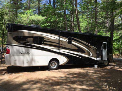 Financing! 2015 37ft. Tiffin Allegro w/2