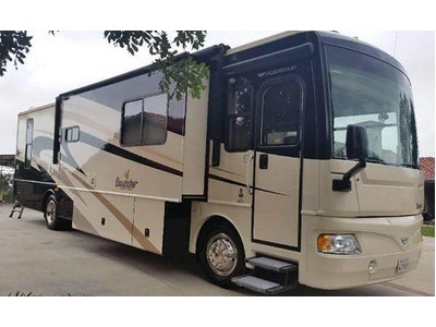 Financing! 2008 38ft. Fleetwood Bounder 