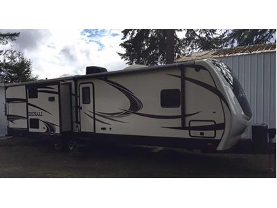 Financing! 2016 38ft. Dutchmen Denali w/