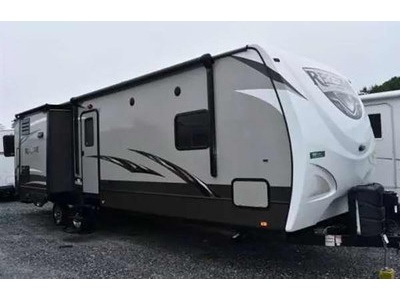 Financing! 2016 37ft. Crosssroads Rezerv