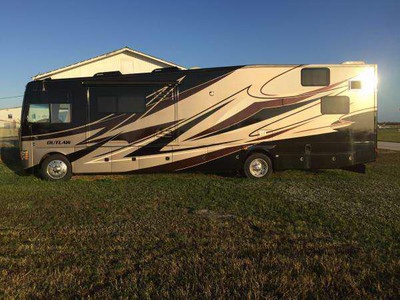 Financing! 2014 39ft. Thor Outlaw Class 