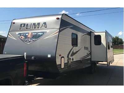 Financing! 2017 PALOMINO PUMA 30RLIS w/2