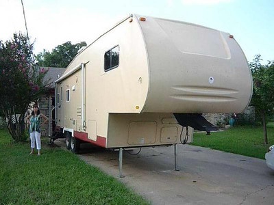 Financing! 2003 Coachmen Chaparral 276-R