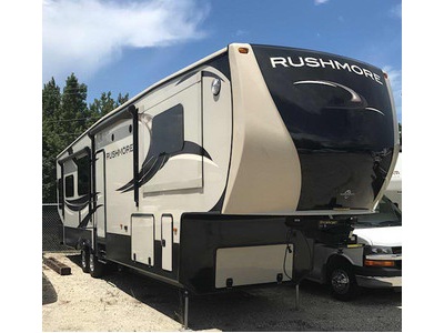 Financing! 2016 45ft. Crossroads Rushmor