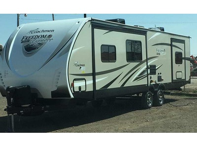 Financing! 2017 37ft. Forest River Freed