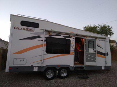 2005 Toyhauler fully loaded