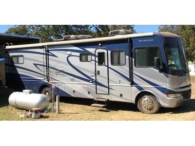 By owner! 2007 34ft. Fleetwood Fiesta w/