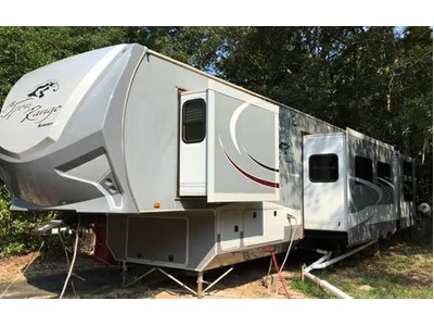 By Owner! 2015 42ft. OPEN RANGE ROAMER w
