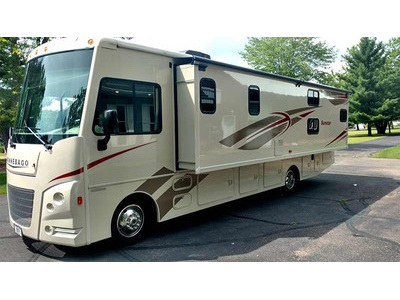 By Owner! 2017 31ft. Winnebago SunStar B