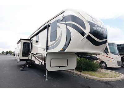 By Owner! 2015 41ft. Jayco Pinnacle 36KP