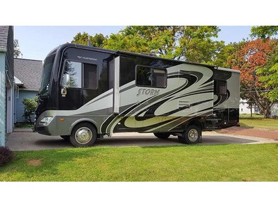 By Owner! 2012 Fleetwood Storm 28ms