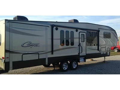 By Owner! 2017 38ft. Keystone Cougar 337