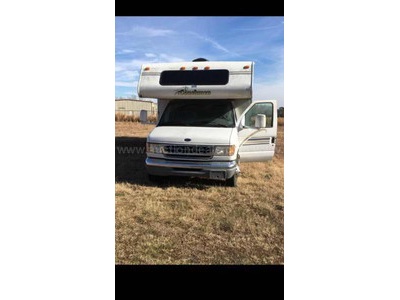 1999 Ford F350 Coachman 32 Ft RV