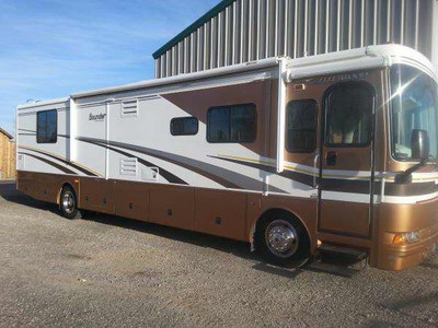 By Owner! 2005 Fleetwood Bounder 38N Die