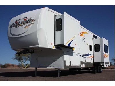 By Owner! 2007 41ft. Heartland Cyclone 4