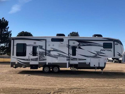 By Owner! 2013 37ft. Keystone Raptor w/3